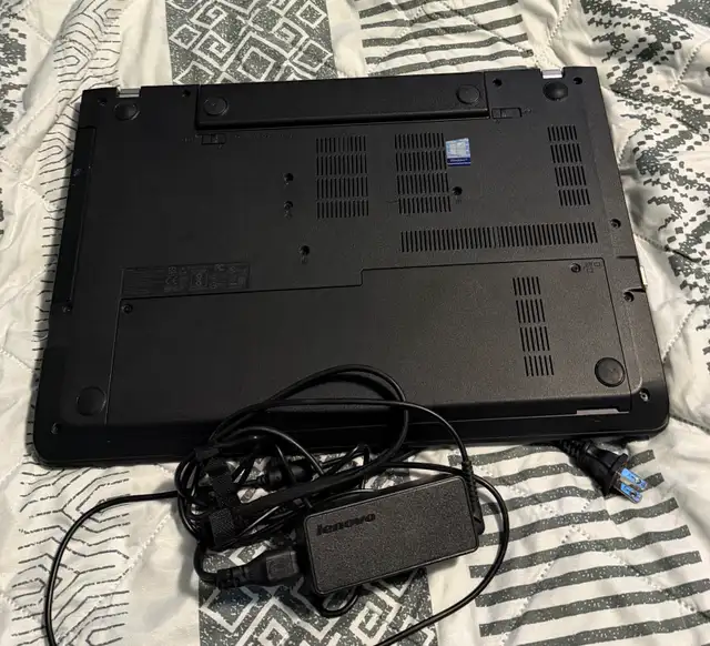 Thinkpad Lenovo 15.6" i5 7th Gen 4GB Ram 500GB - Photo 5