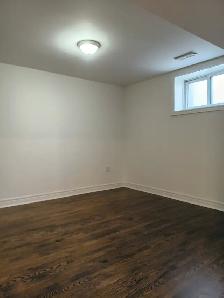 All-Inclusive 1 Bedroom Basement Apartment - Photo 5