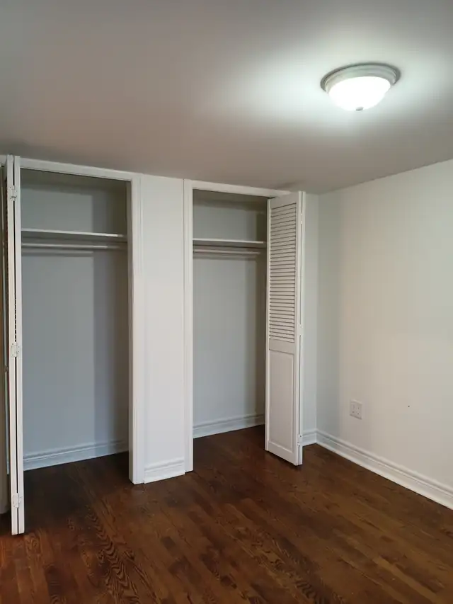 All-Inclusive 1 Bedroom Basement Apartment - Photo 7