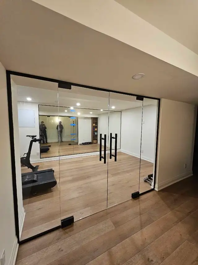 frameless glass showers & Glass railings - Photo 4