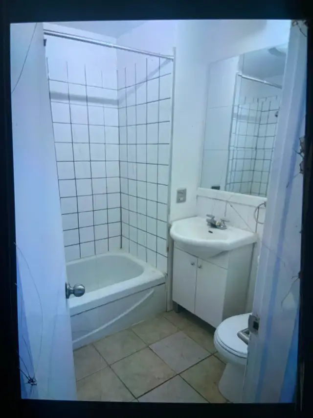 Pie-XI: 3 1/2 sans voisins, électros et internet compris à Homa - Photo 5