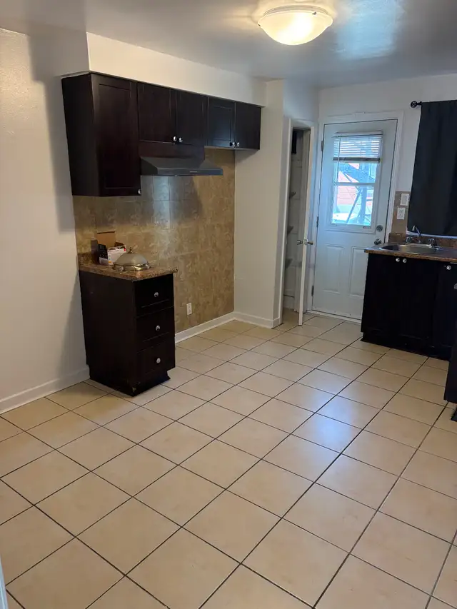 Très beau 4½ à louer immédiatement (4121, 51e rue) - Photo 4