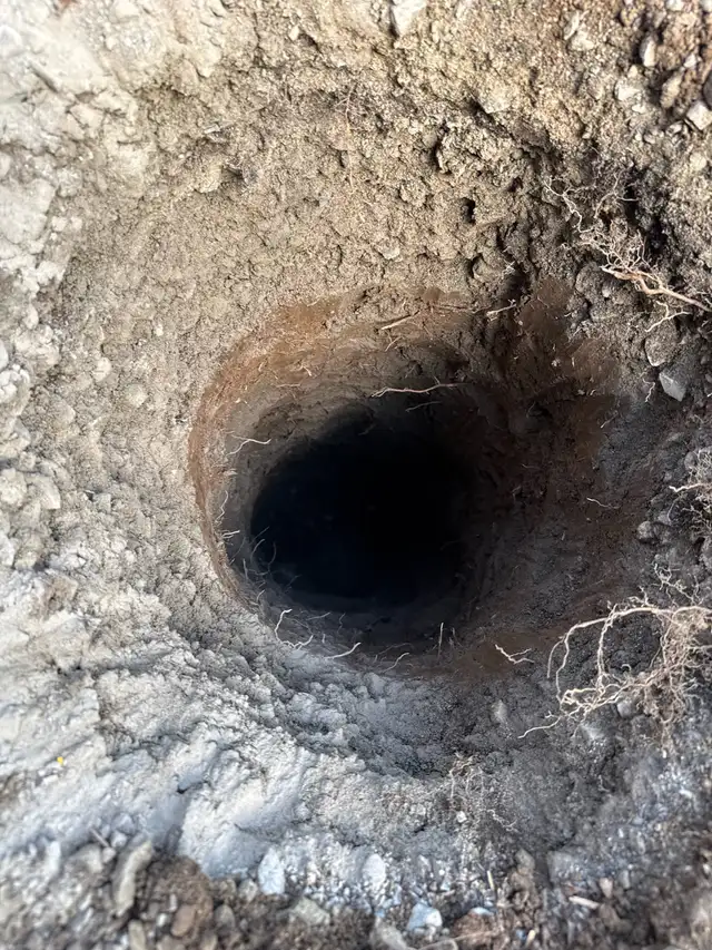 post holes - Photo 2