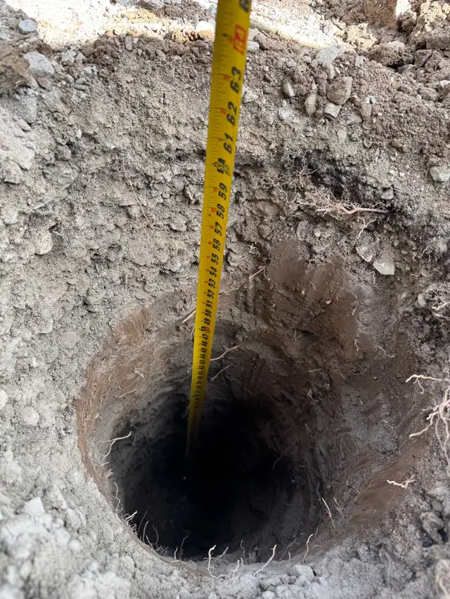 post holes - Photo 3
