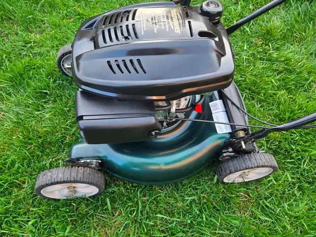 Lawnmower Yardworks MTD 21" cut like new condition 1 pull start - Photo 6