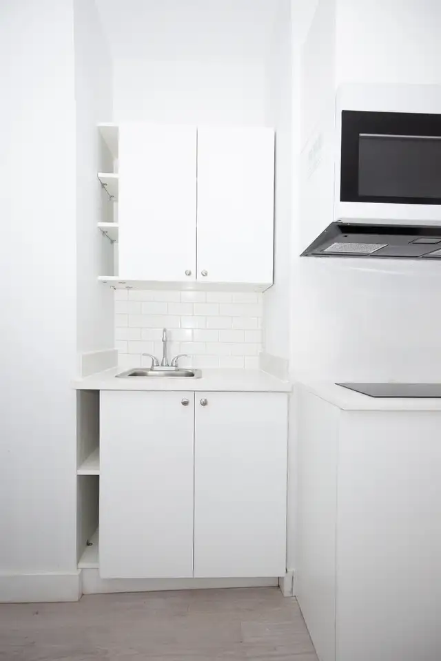 Furnished Studio - DOWNTOWN - Photo 6