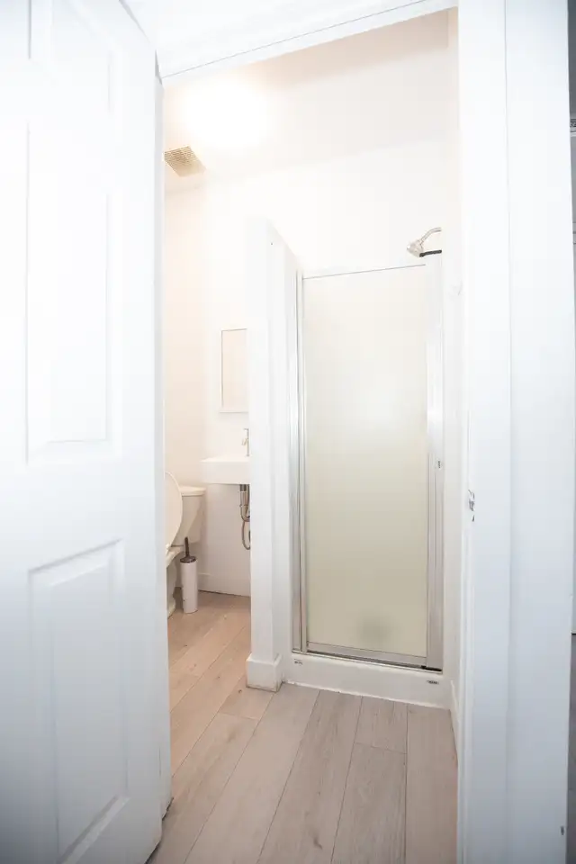 Furnished Studio - DOWNTOWN - Photo 8