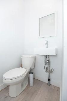 Furnished Studio - DOWNTOWN - Photo 9