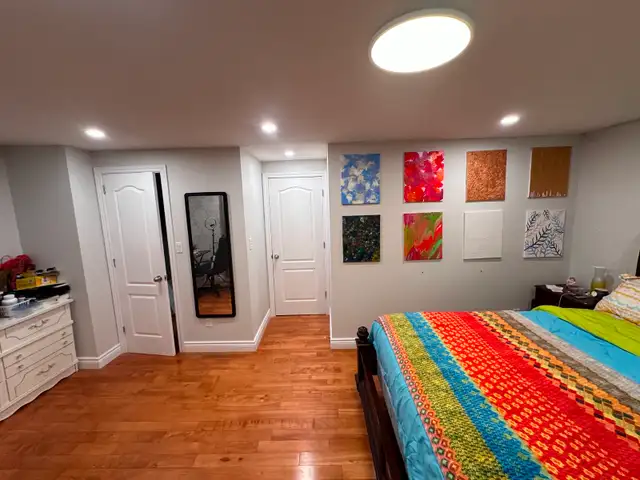 Room Rental Oshawa Near Transit & University – Private Bathroom - Photo 5