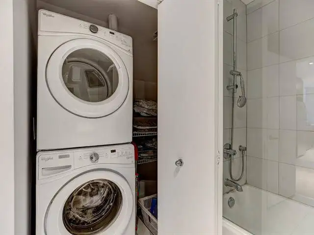 Amazing Apartment near metro station Angrignon for May - Photo 4