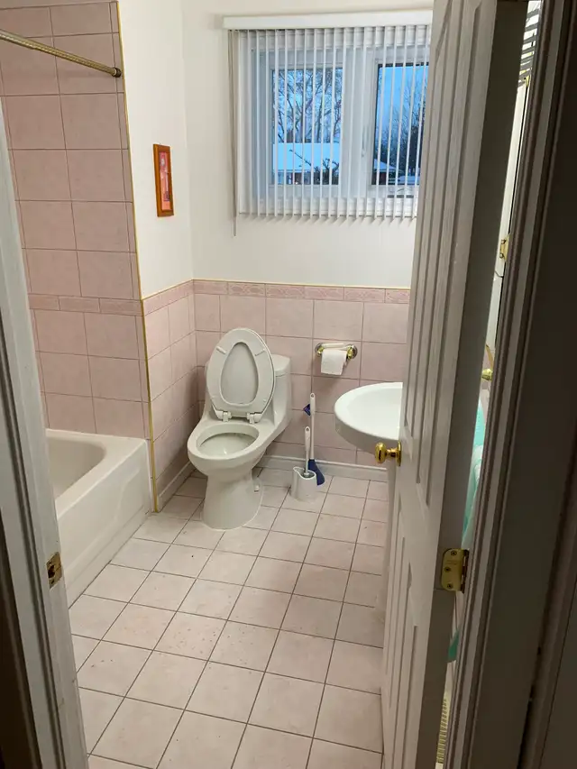 Bonne et grande chambre à la maison à Hull à louer tout inclus - Photo 2