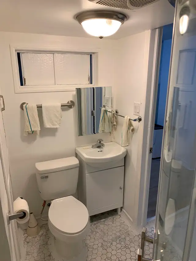 Bonne et grande chambre à la maison à Hull à louer tout inclus - Photo 3