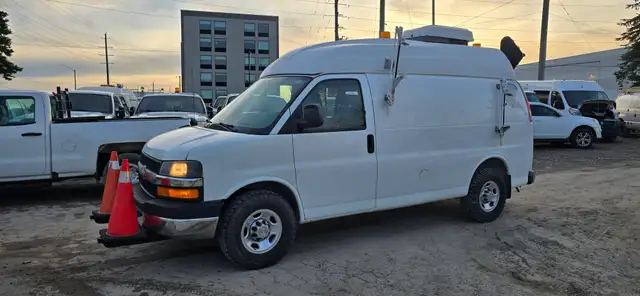 2010 Chevrolet Express Cargo Van High roof Work Shop Generator!