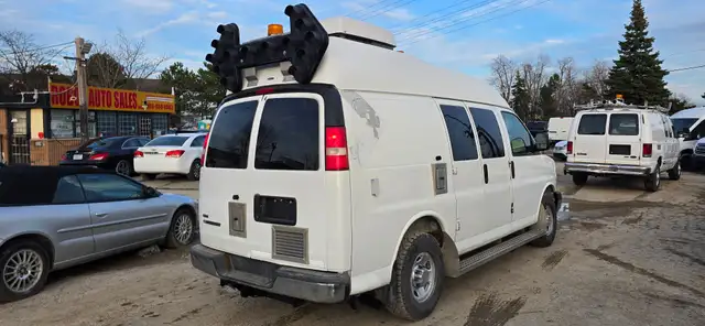 2010 Chevrolet Express Cargo Van High roof Work Shop Generator! - Photo 5