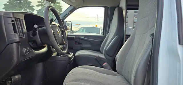 2010 Chevrolet Express Cargo Van High roof Work Shop Generator! - Photo 18