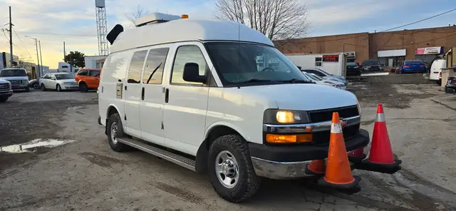 2010 Chevrolet Express Cargo Van High roof Work Shop Generator! - Photo 3