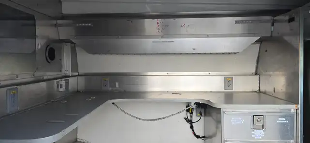 2010 Chevrolet Express Cargo Van High roof Work Shop Generator! - Photo 17