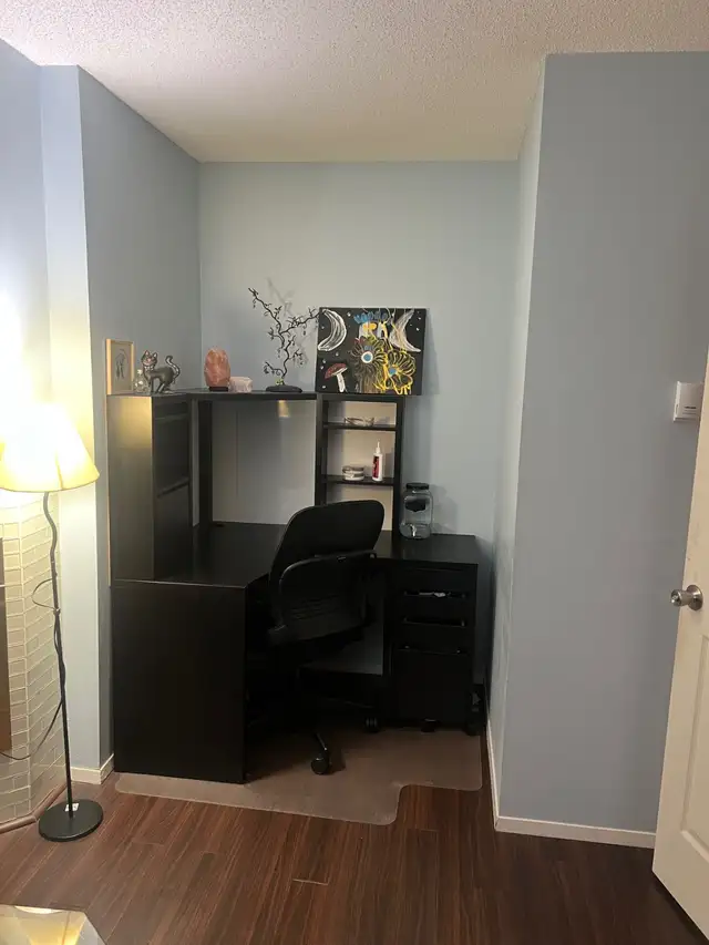 A large room is available for rent in Edgemont NW. Calgary - Photo 2