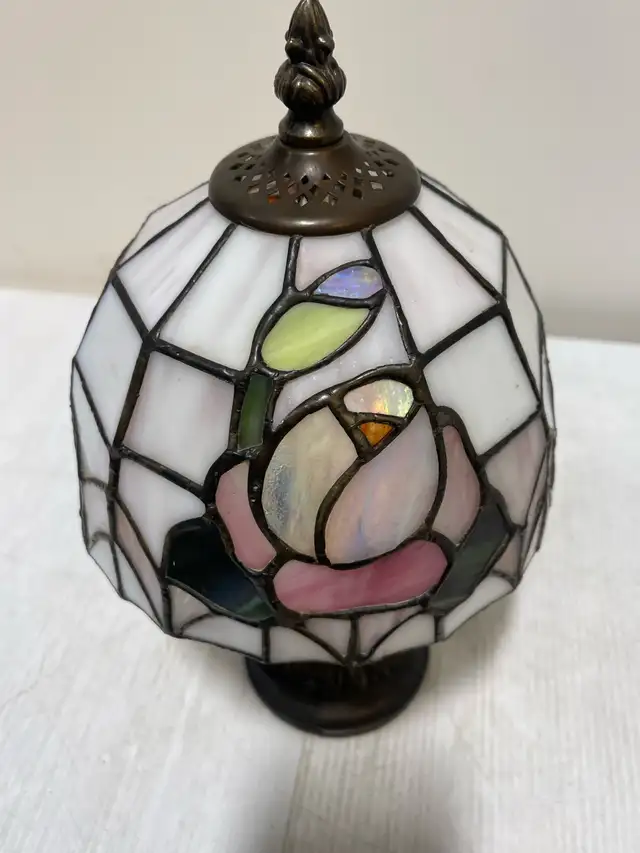 Tiffany Table Lamp - Photo 5
