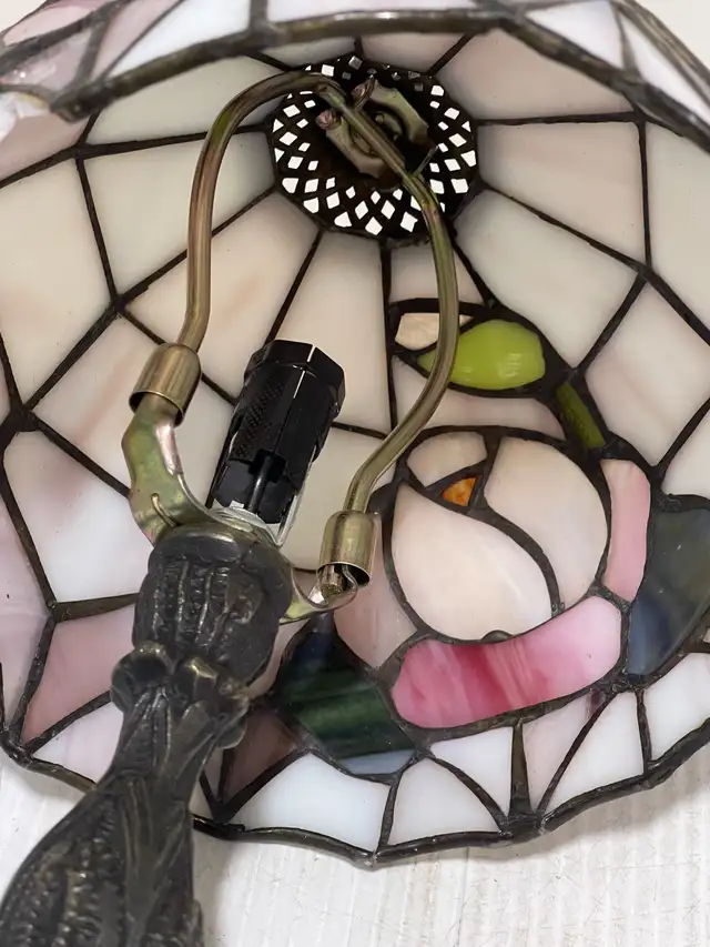 Tiffany Table Lamp - Photo 6
