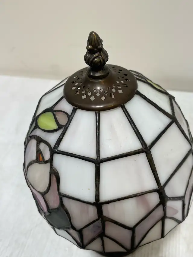 Tiffany Table Lamp - Photo 7