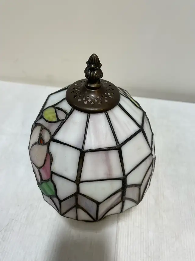 Tiffany Table Lamp - Photo 9