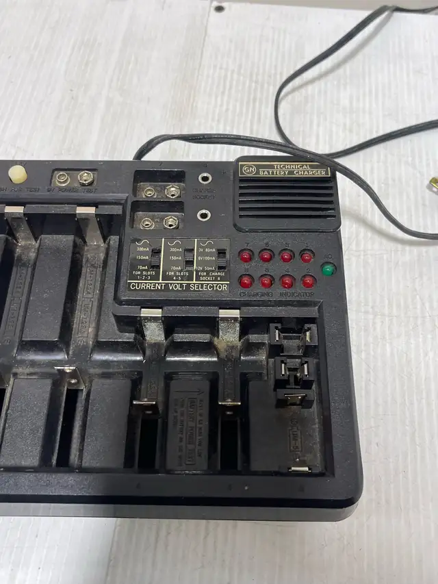 GM Technical Battery Charger - Photo 2