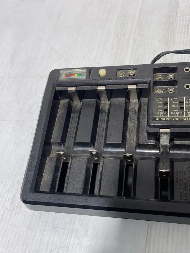 GM Technical Battery Charger - Photo 3