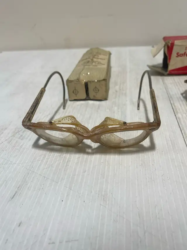Vintage Safety Glasses - Photo 5