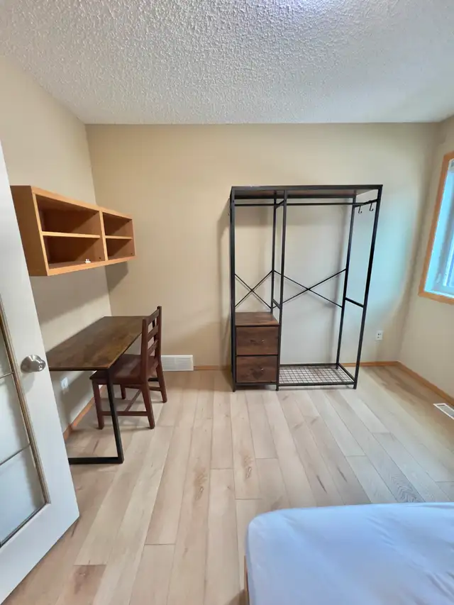 Furnished rooms available for rent near University of Manitoba - Photo 8