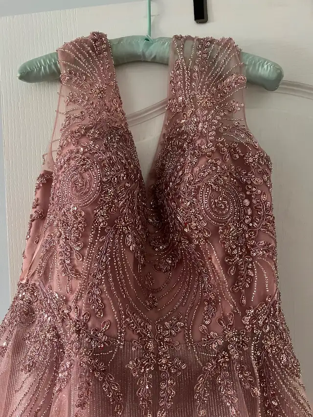 Selling a prom dress