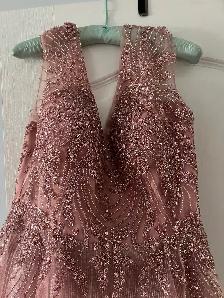 Selling a prom dress