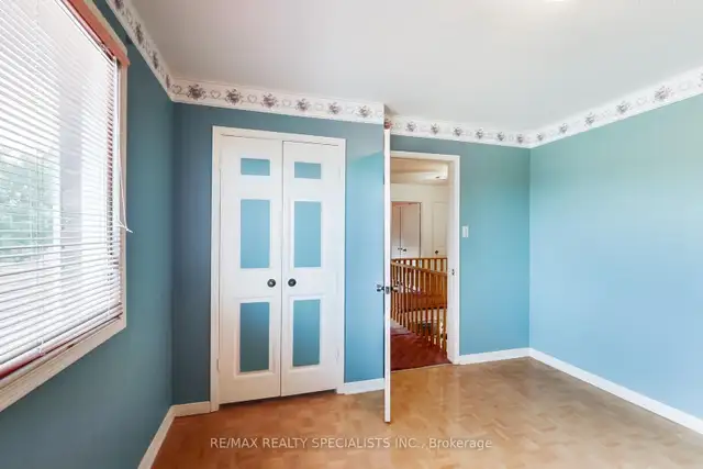 Mississauga Dixie Road/ Eglinton Ave 4 bedrooms detached house - Photo 8