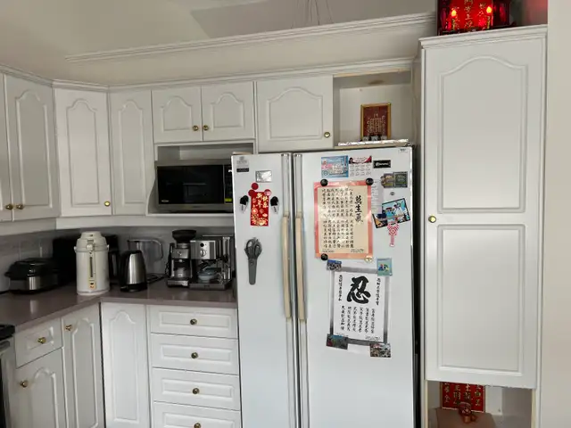 Kitchen Cabinets - Photo 2