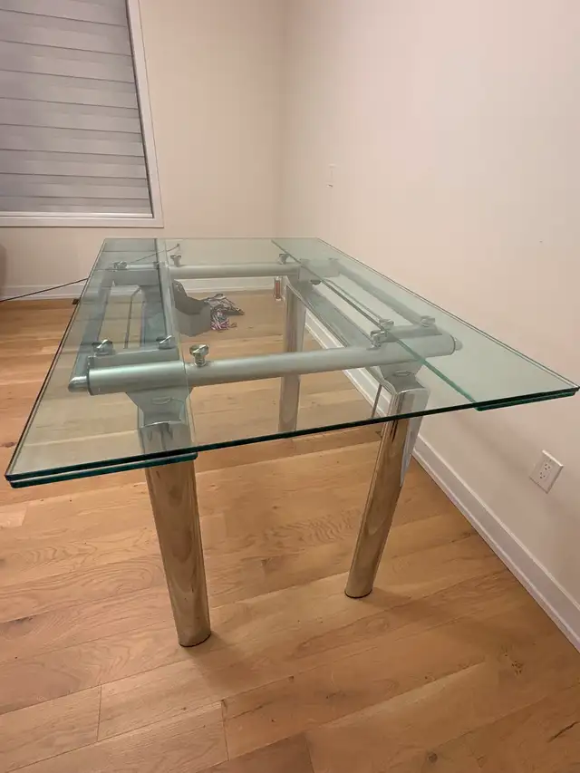 Table(glass-extendable) for sale