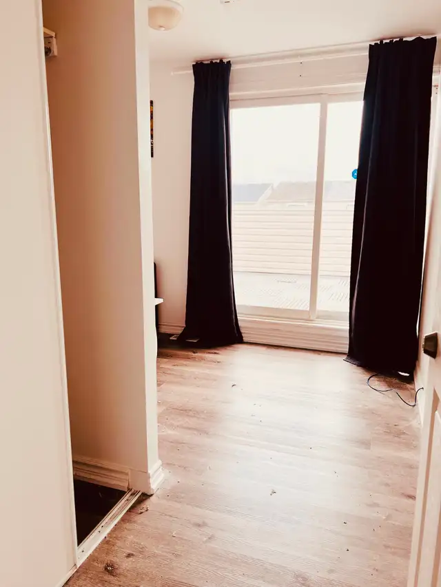 Rooms For Rent York University- Private balcony-Move in May 1st - Photo 2