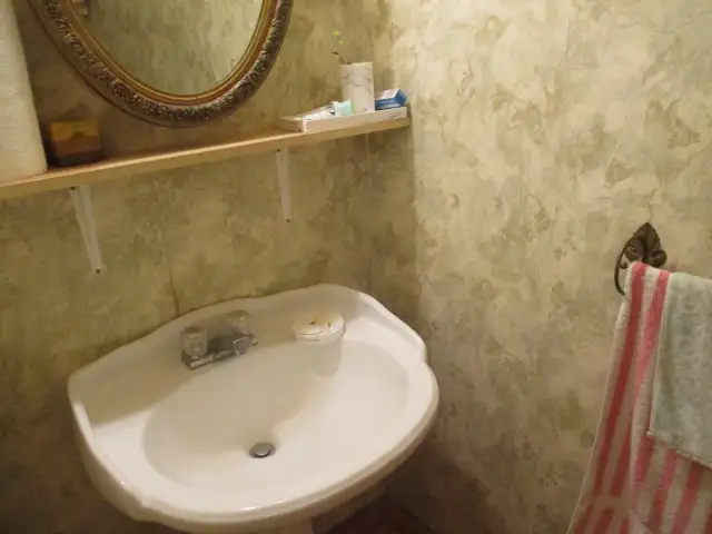 9th Line / Hwy 7 East - 2 Bedroom Basement Apt. - Photo 9