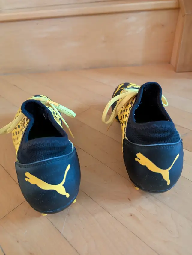 Like New Yellow Kids Size 8 Puma Future 5.3 Cleats - Photo 3