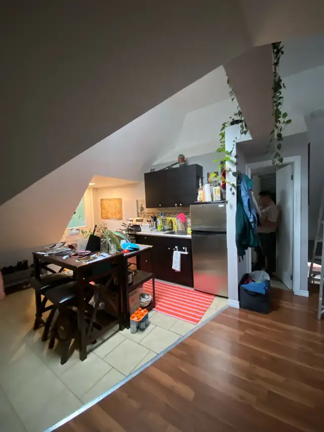 Beautiful 1 bedroom apartment- must see - Photo 4