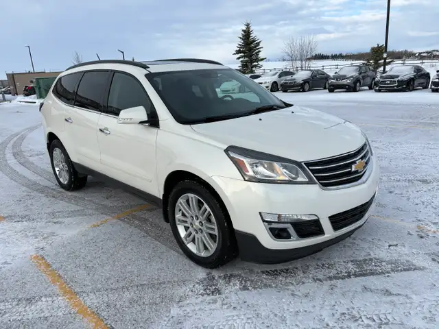 2015 Chevrolet Traverse LT AWD - Photo 2