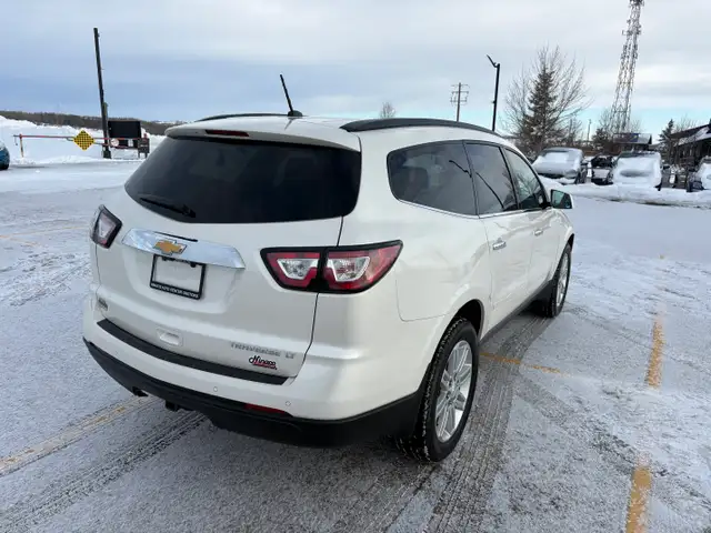 2015 Chevrolet Traverse LT AWD - Photo 9