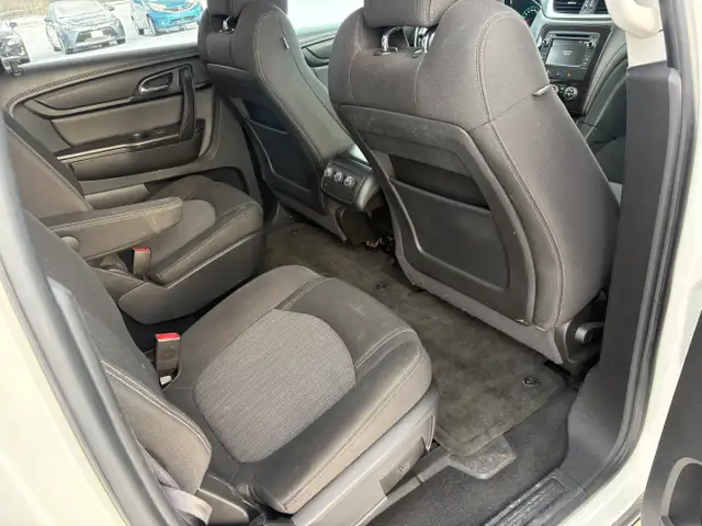 2015 Chevrolet Traverse LT AWD - Photo 12