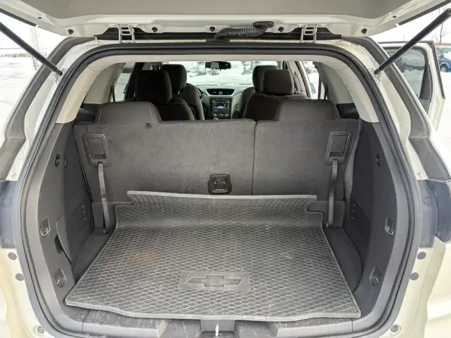 2015 Chevrolet Traverse LT AWD - Photo 14