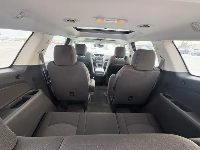 2015 Chevrolet Traverse LT AWD - Photo 16