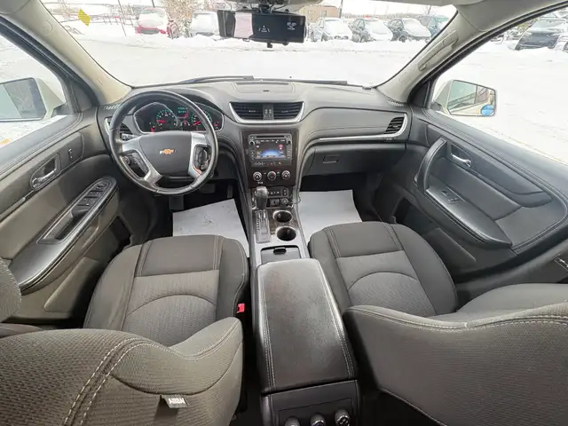 2015 Chevrolet Traverse LT AWD - Photo 18