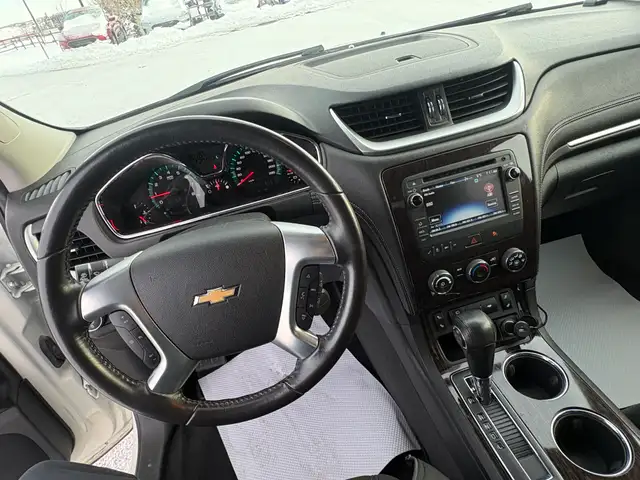 2015 Chevrolet Traverse LT AWD - Photo 24