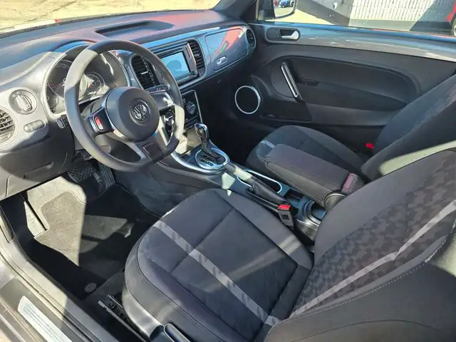 2017 Volkswagen Beetle Coupe Rear Camera - Photo 15