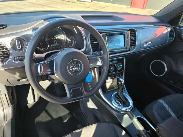 2017 Volkswagen Beetle Coupe Rear Camera - Photo 16