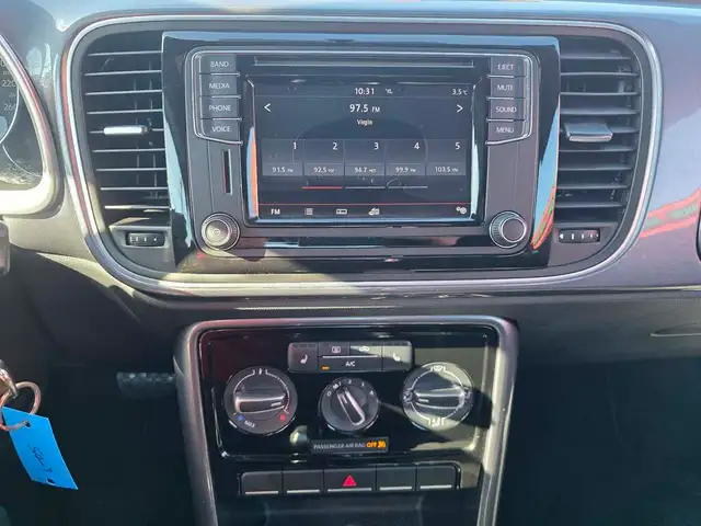 2017 Volkswagen Beetle Coupe Rear Camera - Photo 19