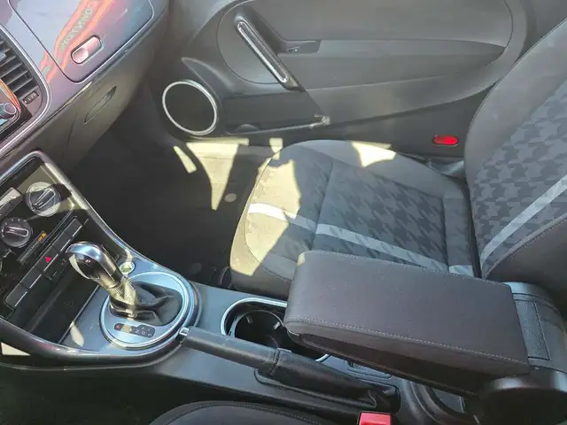 2017 Volkswagen Beetle Coupe Rear Camera - Photo 20